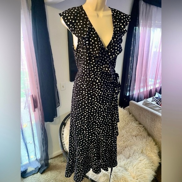 Brand New Max Studio Black and White polka dot wrap around dress - Picture 4 of 14
